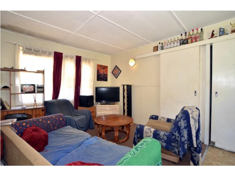 8 Priestman Ave, Umina Beach NSW 2257