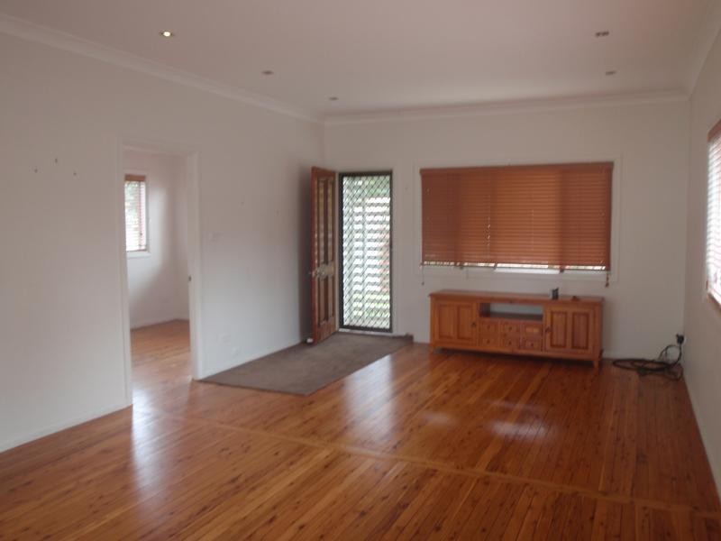 21 Rothwell St, Woy Woy NSW 2256