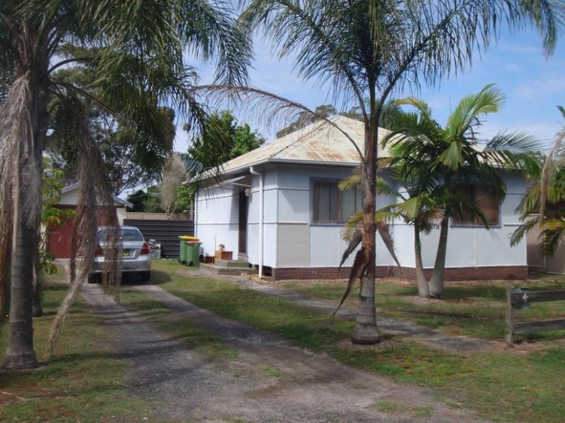 4 Warrigal St, Blackwall NSW 2256