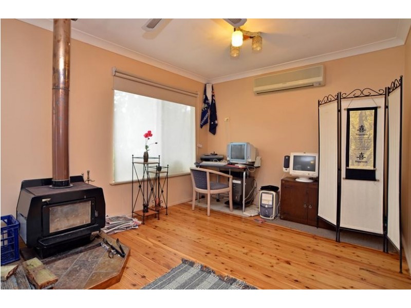 81 Watkin Ave, Woy Woy NSW 2256