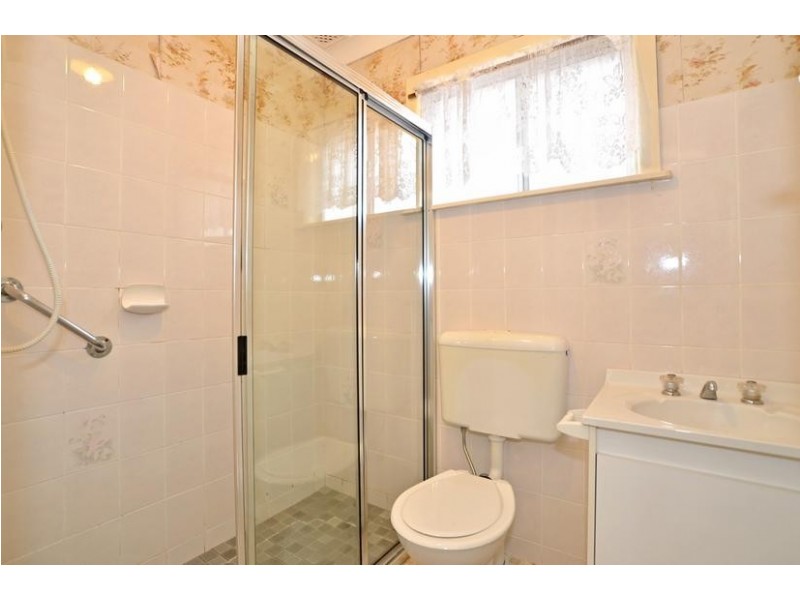 30 Dorothy Ave, Woy Woy NSW 2256