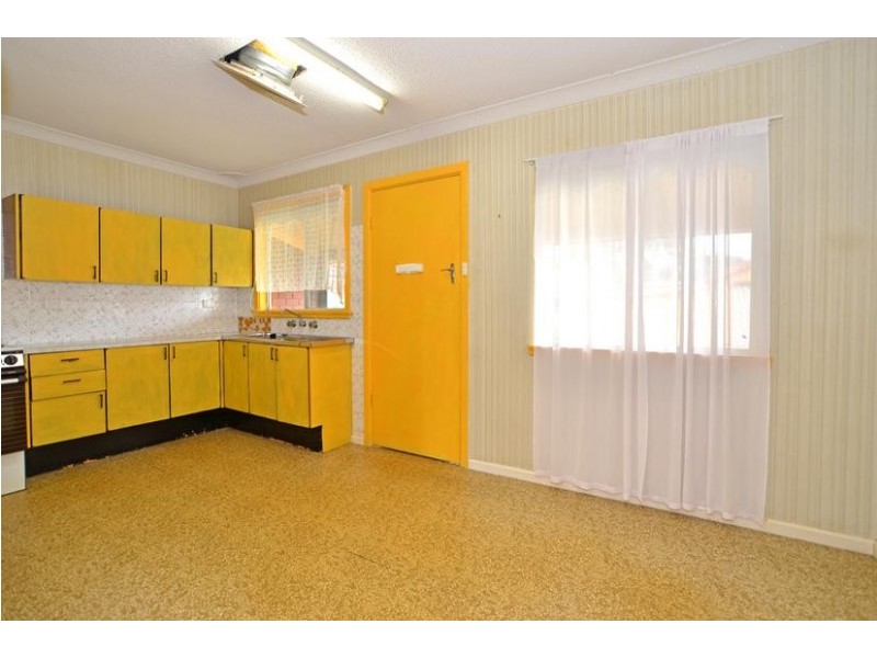 30 Dorothy Ave, Woy Woy NSW 2256