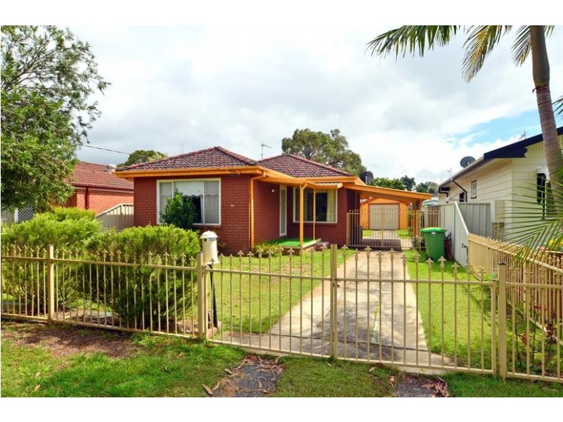 30 Dorothy Ave, Woy Woy NSW 2256