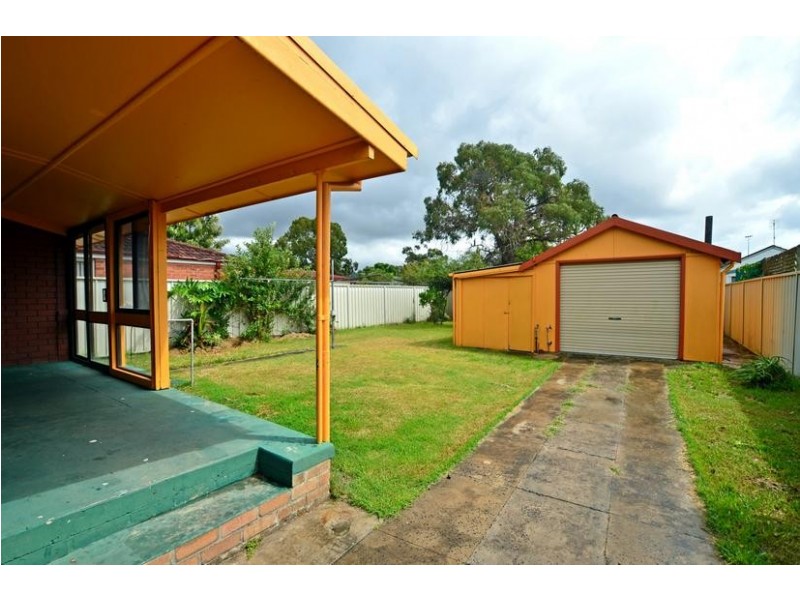 30 Dorothy Ave, Woy Woy NSW 2256
