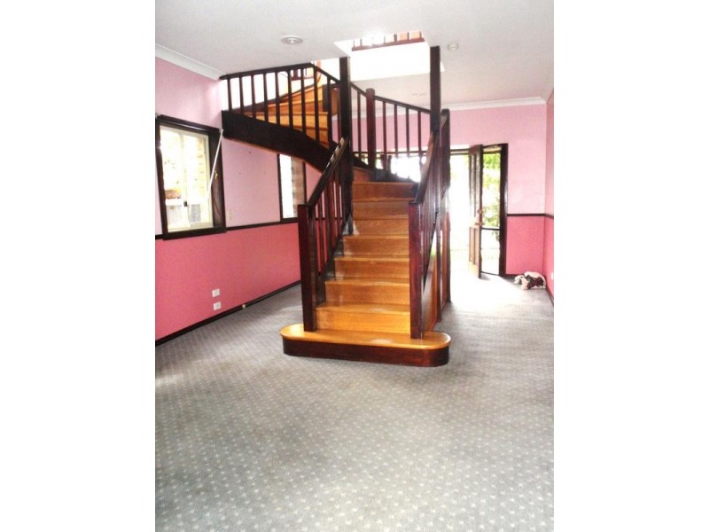 9 Lalina Ave, Woy Woy NSW 2256