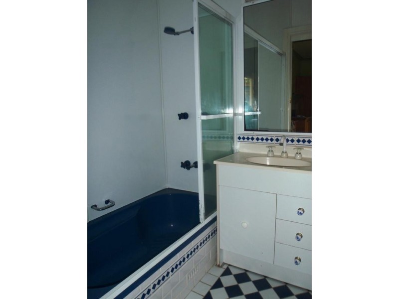 9 Lalina Ave, Woy Woy NSW 2256