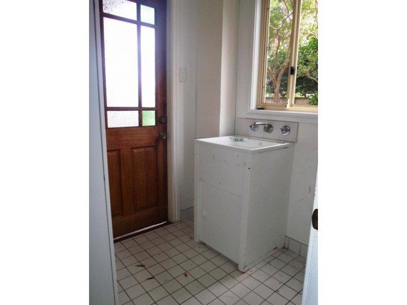 9 Lalina Ave, Woy Woy NSW 2256