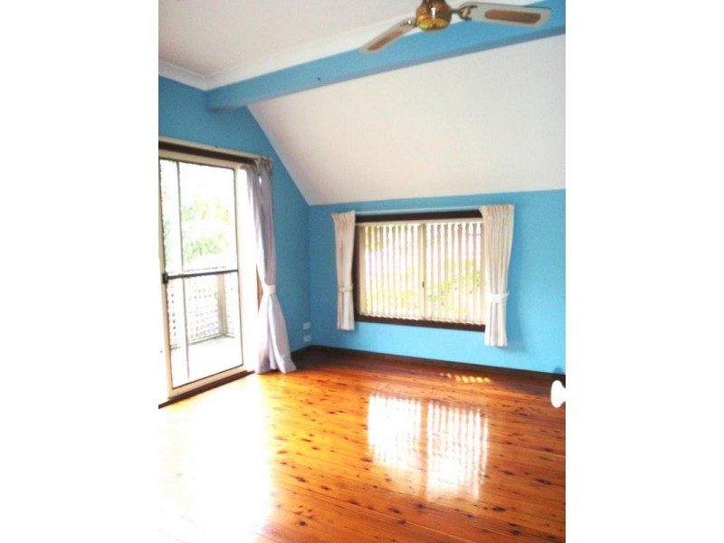 9 Lalina Ave, Woy Woy NSW 2256