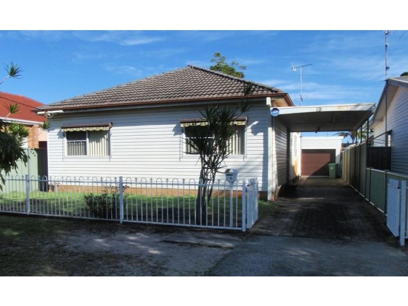 19 Schnapper Rd, Ettalong Beach NSW 2257
