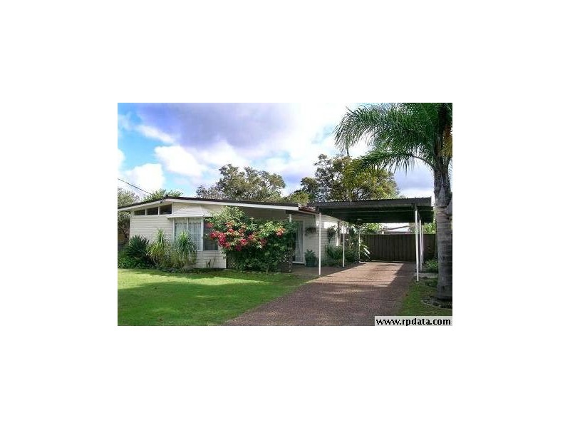 34 Boronia Avenue, Woy Woy NSW 2256