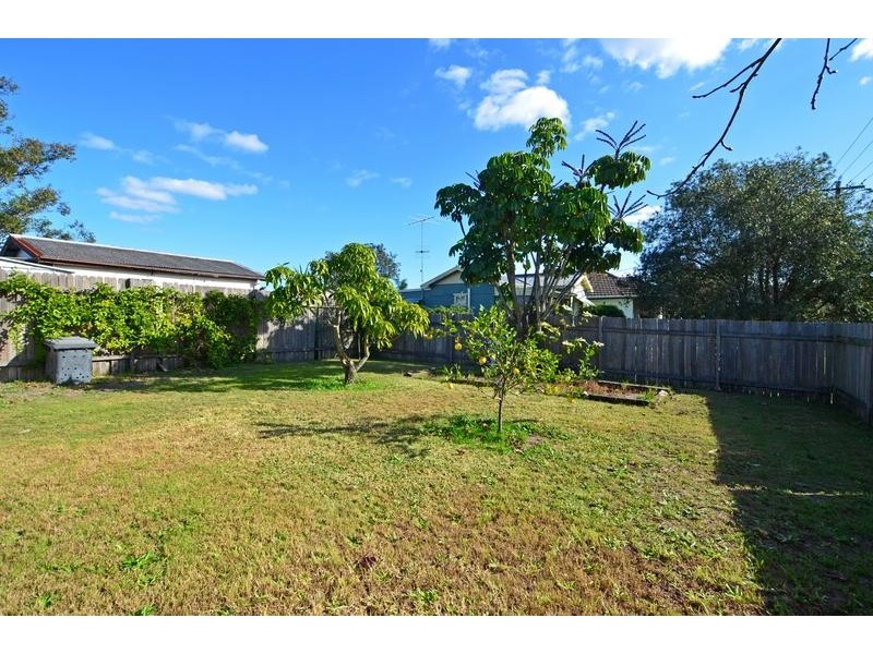 251 Trafalgar Ave, Umina Beach NSW 2257