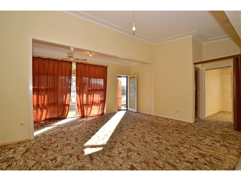78 Barrenjoey Rd, Ettalong Beach NSW 2257