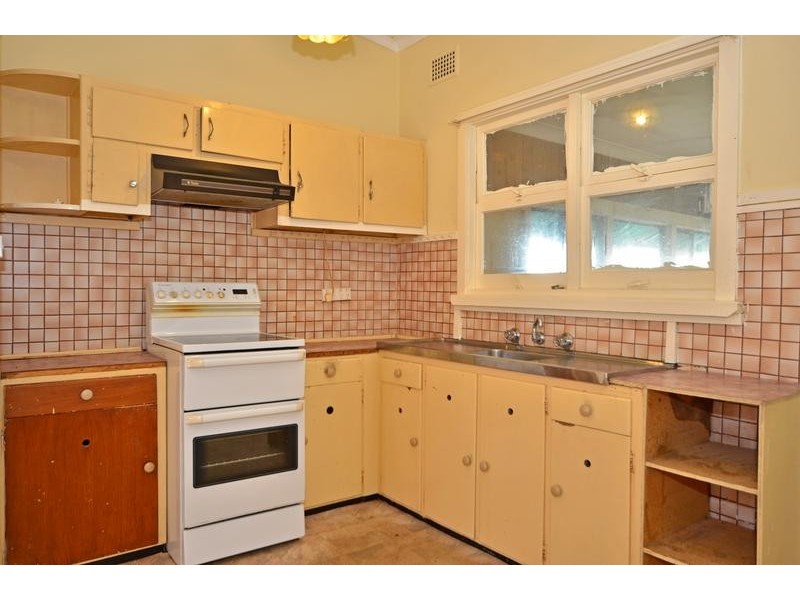 78 Barrenjoey Rd, Ettalong Beach NSW 2257