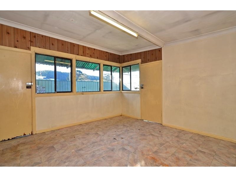 78 Barrenjoey Rd, Ettalong Beach NSW 2257