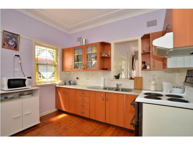 166 Barrenjoey Rd, Ettalong Beach NSW 2257