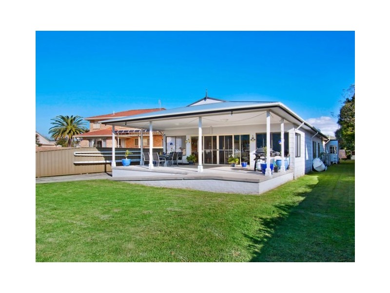 126 Booker Bay Rd, Booker Bay NSW 2257