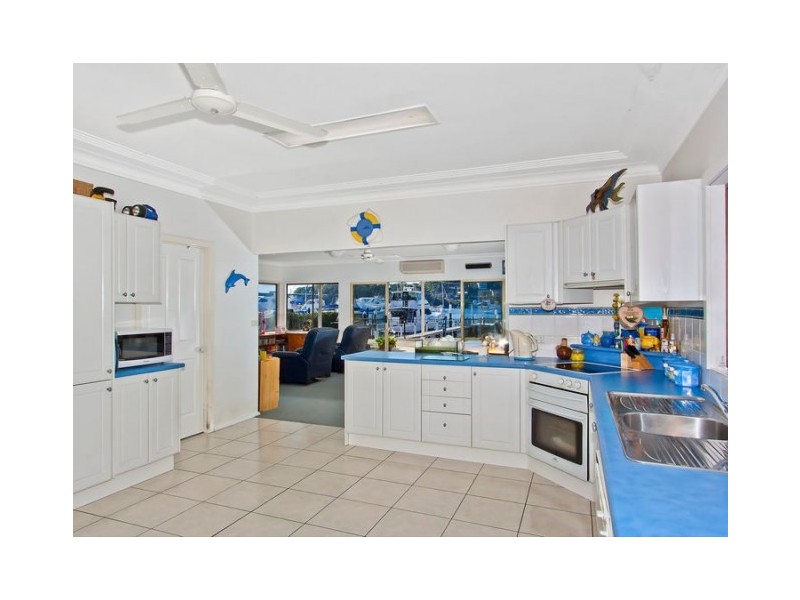 126 Booker Bay Rd, Booker Bay NSW 2257