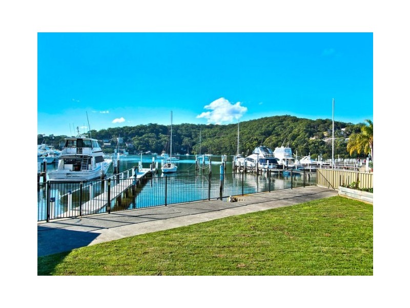 126 Booker Bay Rd, Booker Bay NSW 2257