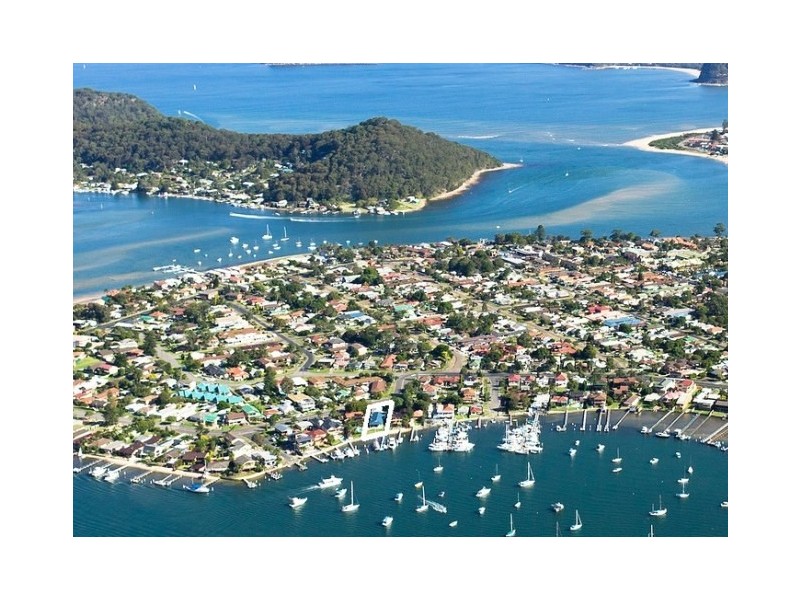 126 Booker Bay Rd, Booker Bay NSW 2257