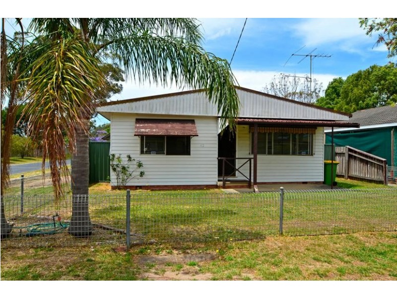 42 Trafalgar Avenue, Woy Woy NSW 2256