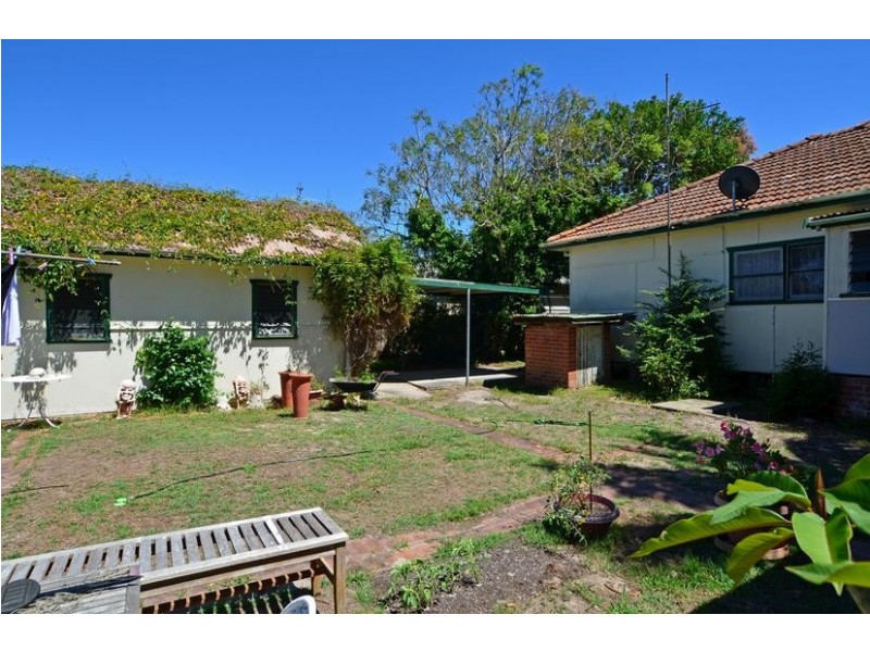 8 Bream Rd, Ettalong Beach NSW 2257