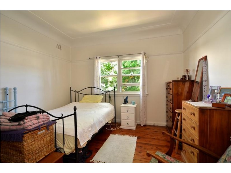 8 Bream Rd, Ettalong Beach NSW 2257