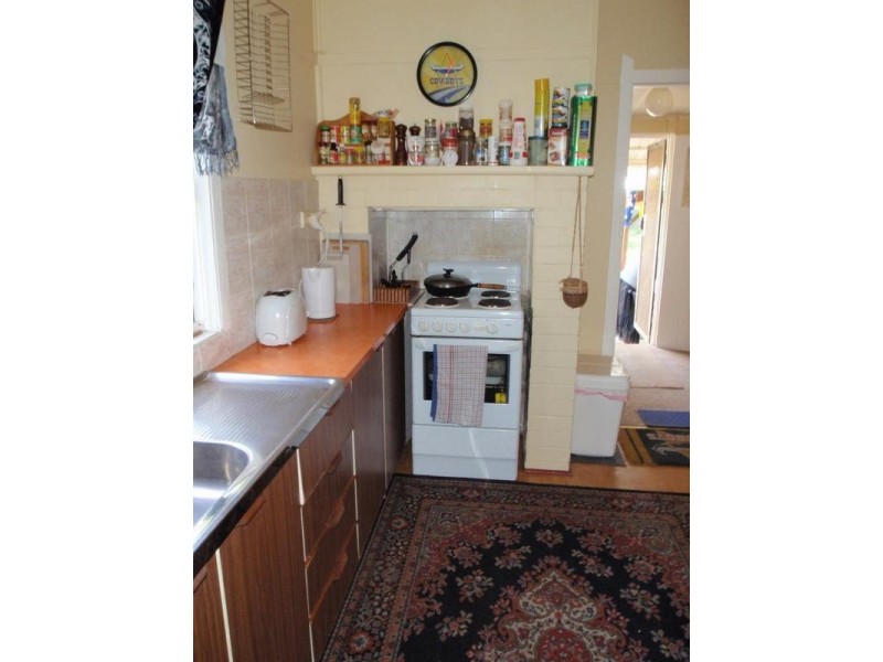 29 Barrenjoey Rd, Ettalong Beach NSW 2257