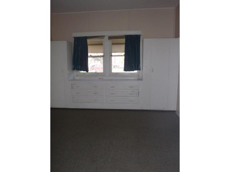18 Picnic Parade, Ettalong Beach NSW 2257
