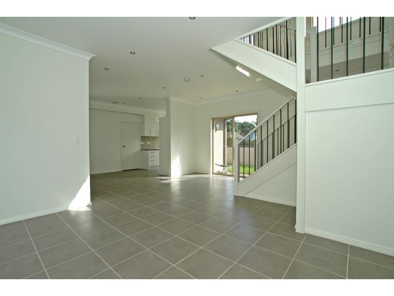 2/8 Warrigal St, Blackwall NSW 2256