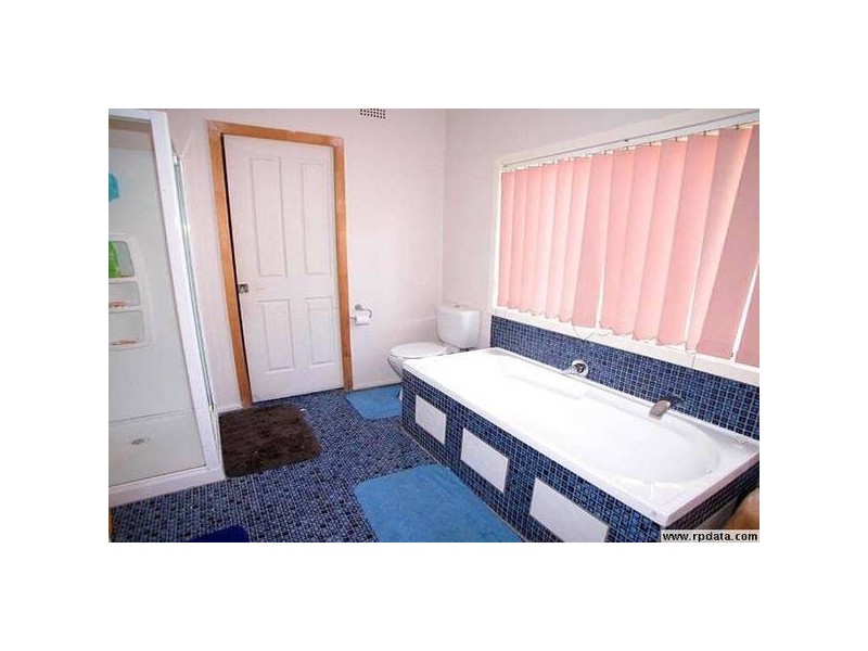 38 Cogra Rd, Woy Woy NSW 2256