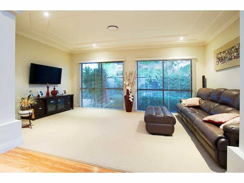 6 Shute Court, Paradise Point QLD 4216