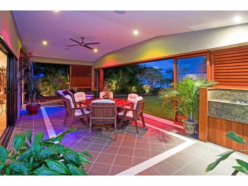 6 Shute Court, Paradise Point QLD 4216