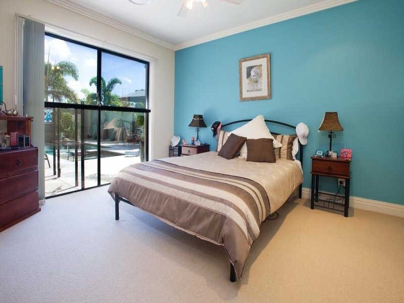 6 Shute Court, Paradise Point QLD 4216