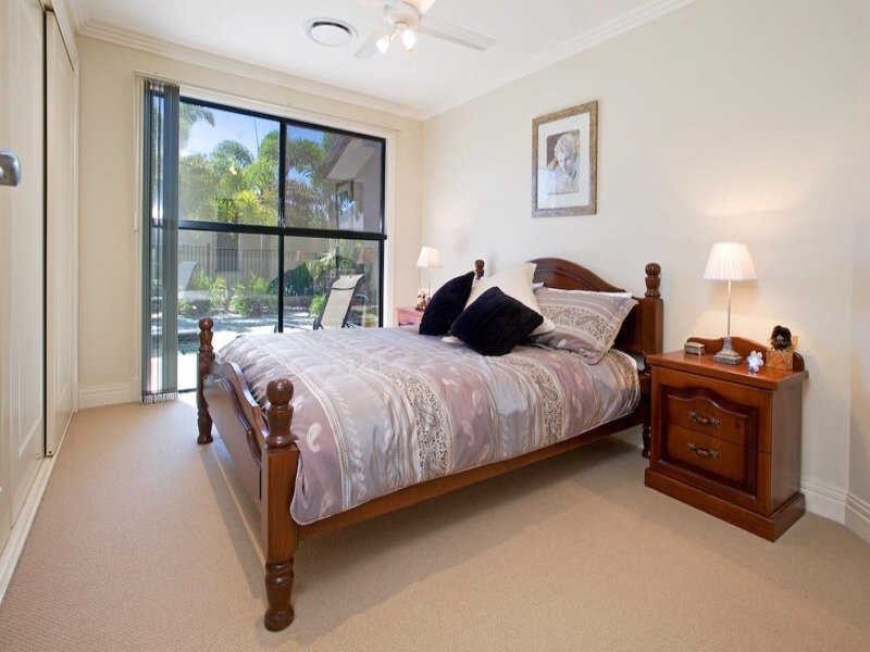 6 Shute Court, Paradise Point QLD 4216