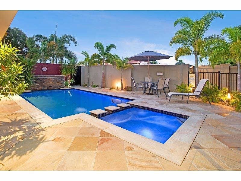 6 Shute Court, Paradise Point QLD 4216