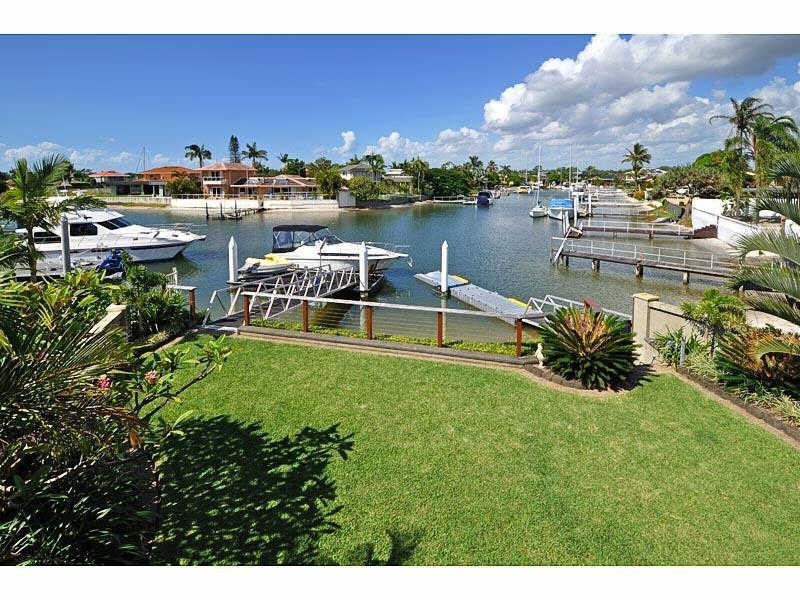 6 Shute Court, Paradise Point QLD 4216