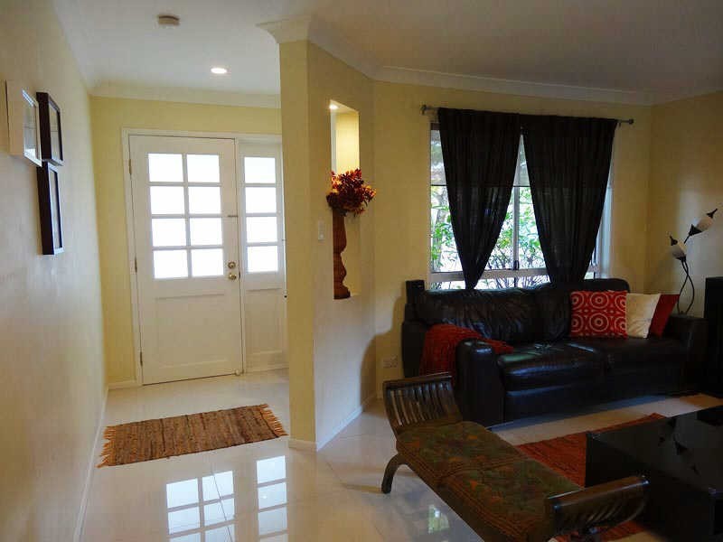 30 Leighanne Cres, Arundel QLD 4214