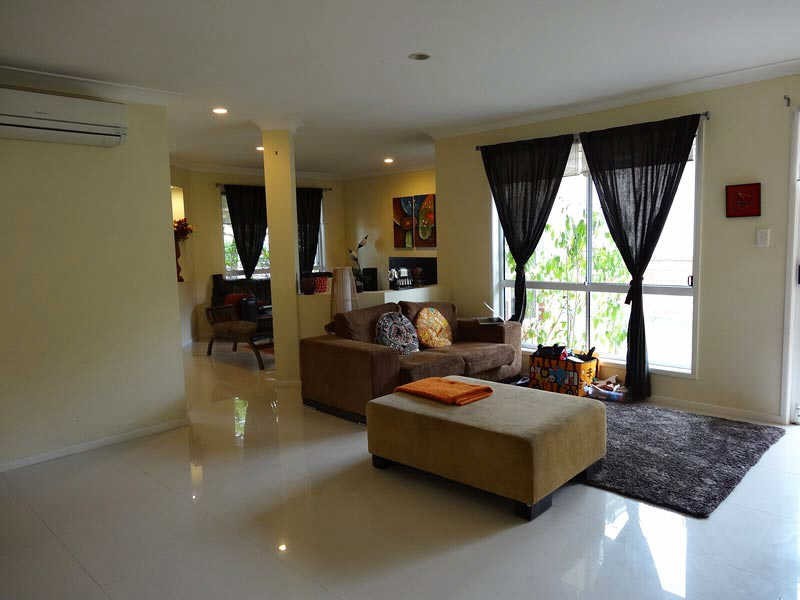 30 Leighanne Cres, Arundel QLD 4214