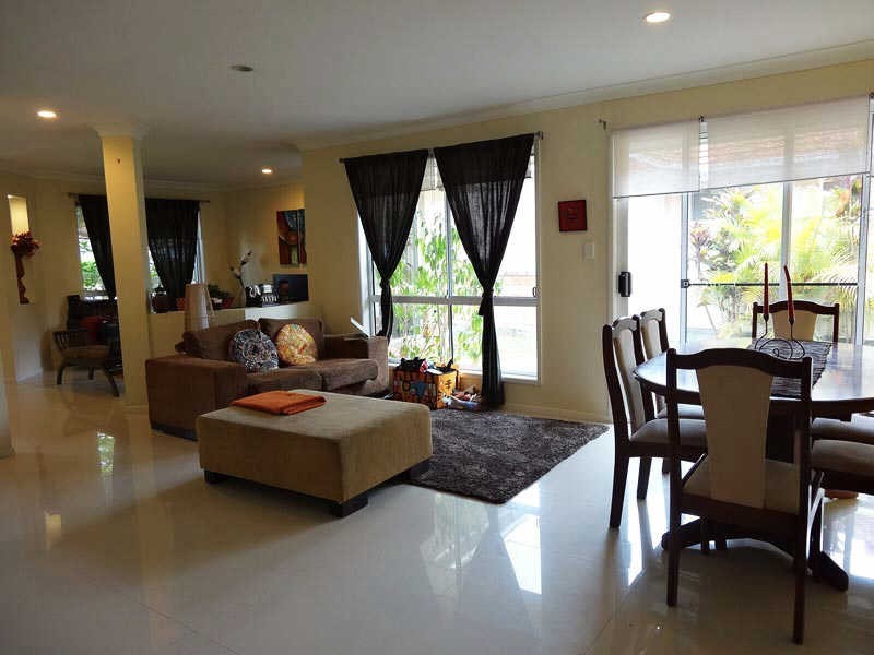 30 Leighanne Cres, Arundel QLD 4214