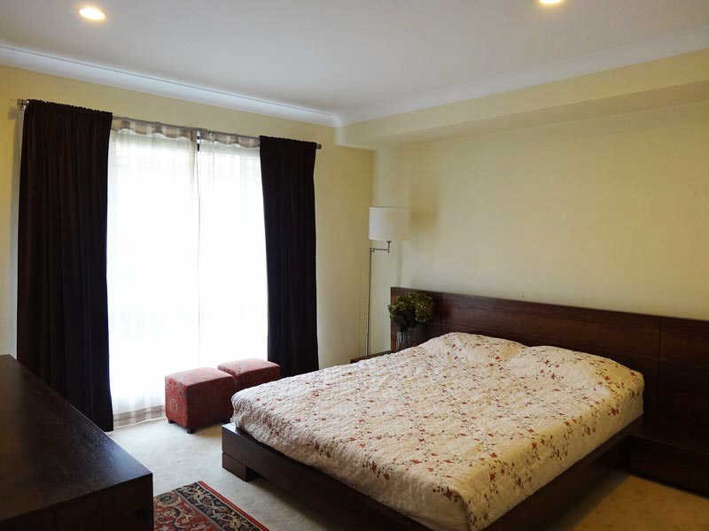 30 Leighanne Cres, Arundel QLD 4214