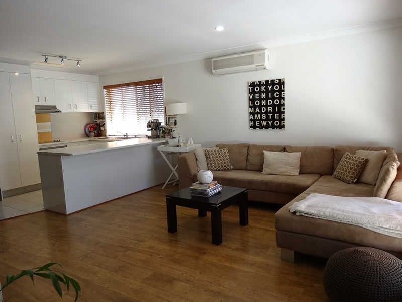 2/10 Louise St, Southport QLD 4215