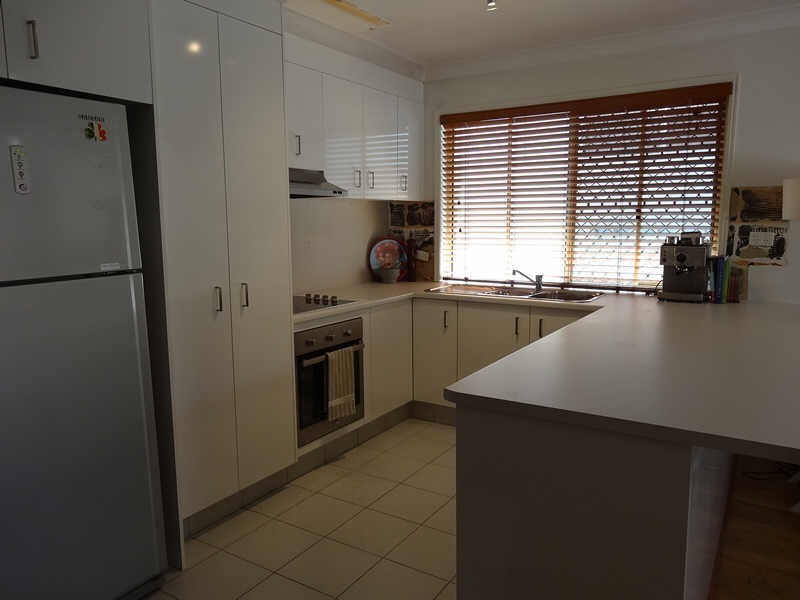 2/10 Louise St, Southport QLD 4215