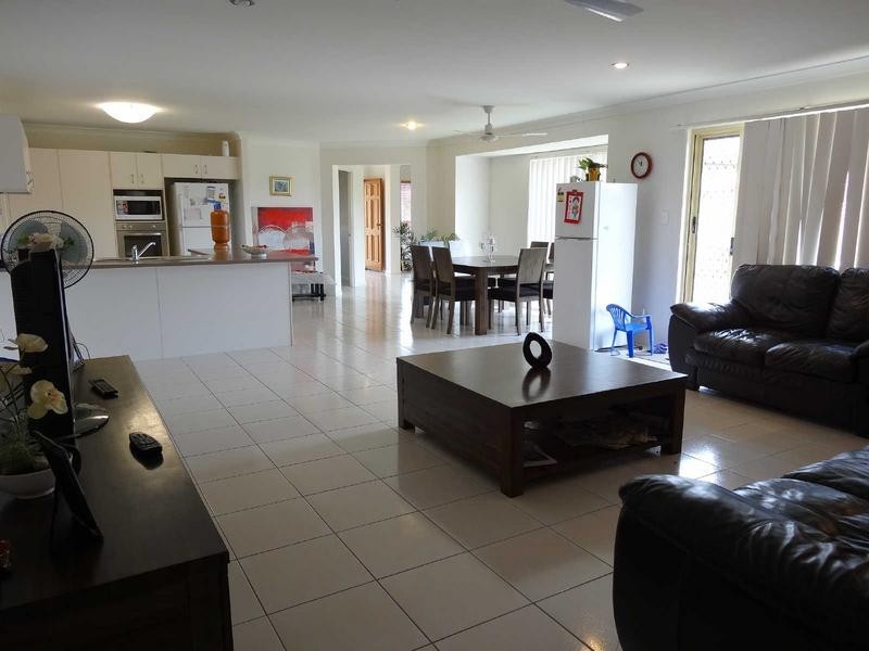 17 Silkwood Way, Molendinar QLD 4214