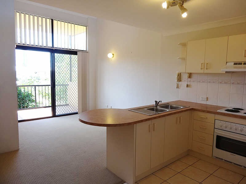 13/143 Frank St, Labrador QLD 4215