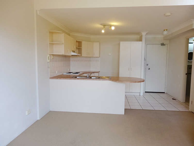 13/143 Frank St, Labrador QLD 4215