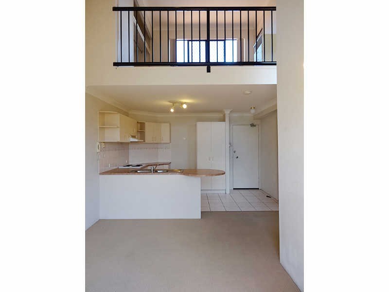 13/143 Frank St, Labrador QLD 4215