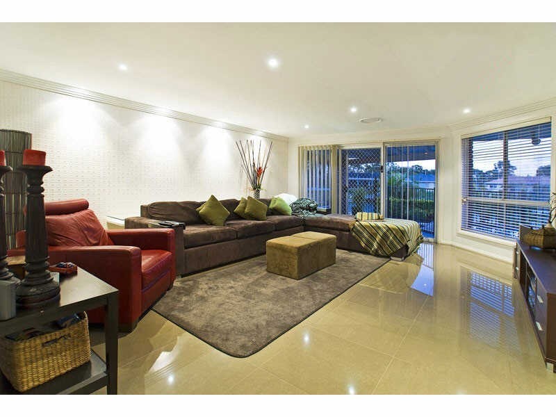 39 Pebble Beach Drive, Runaway Bay QLD 4216