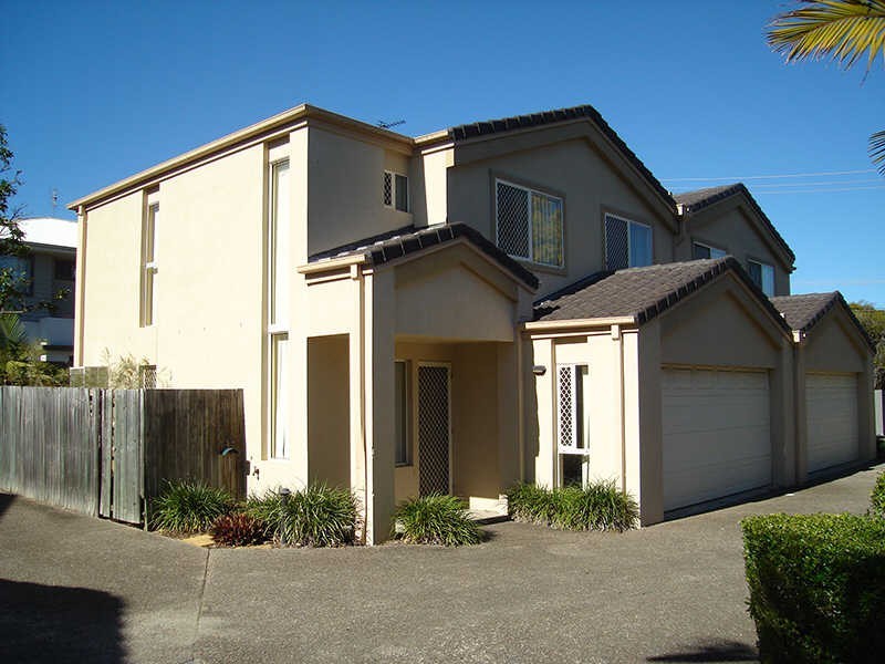 2/113 Pohlman Street, Southport QLD 4215