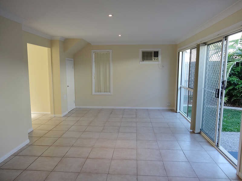 2/113 Pohlman Street, Southport QLD 4215