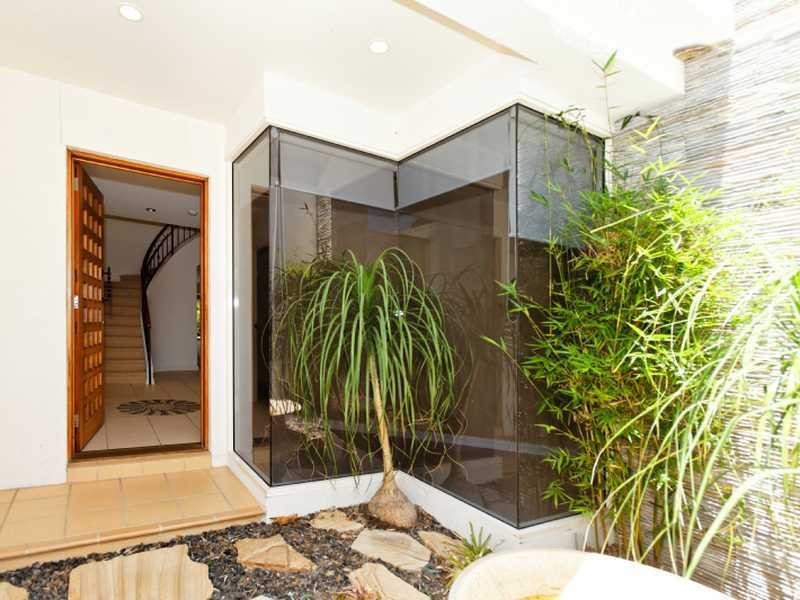 2/9 Joseph Street, Runaway Bay QLD 4216
